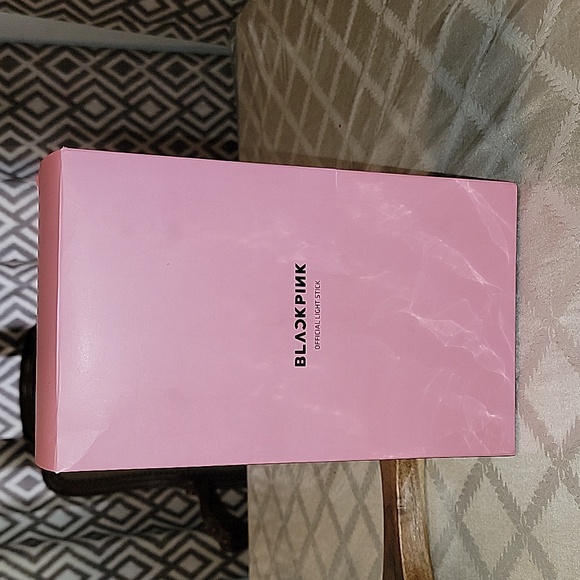 BlackPink Official Light Stick Version 1 - Picture 1 of 3